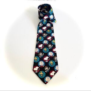 🚨4$25 PEANUTS Charlie Brown and Gang Circle of Friends United Feature Mens Tie